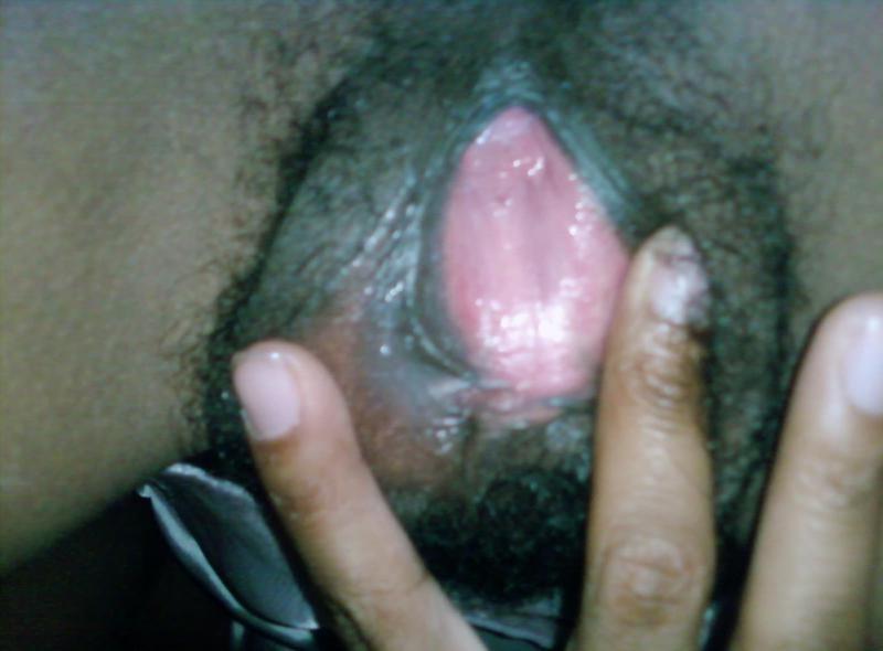 10P Ebony slut tease her boyfriend by spreading her cunt and showing