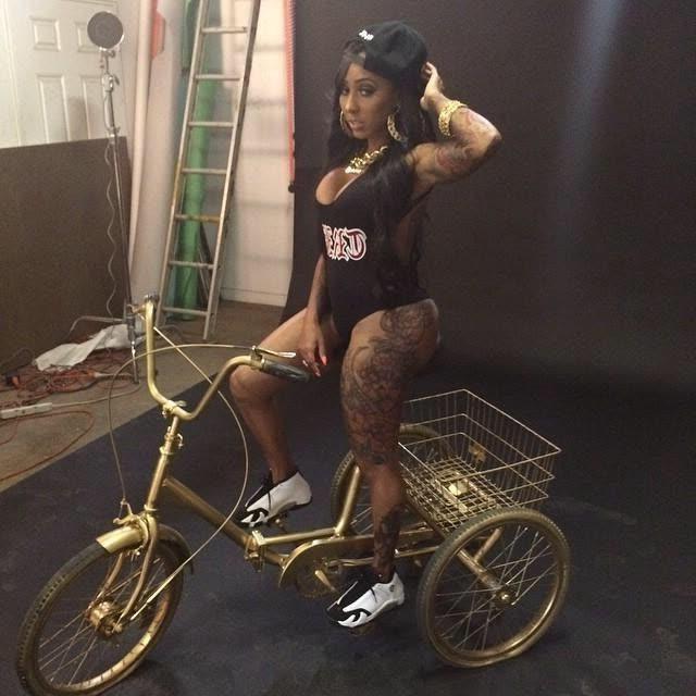 14P Thick black babes tease their boyfriend by showing off fantastic