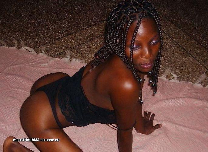 10P Hot picture collection of horny ebony babes posing sexy for the cam