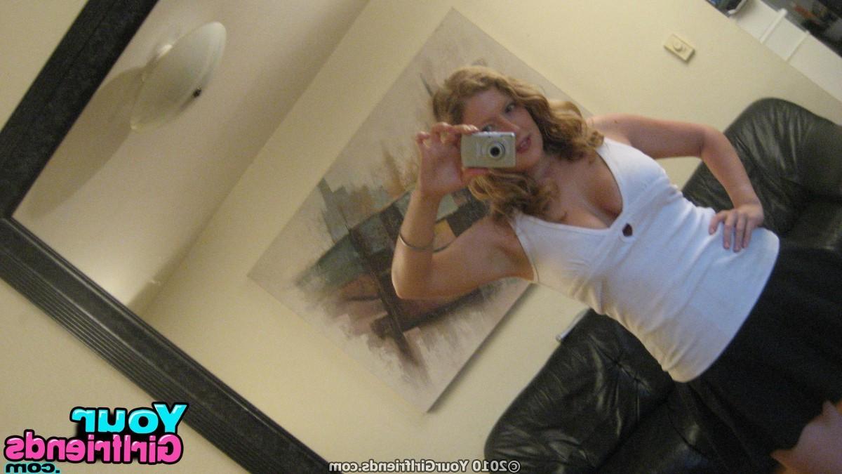 11P Girlfriend with big sloppy tits takes hot naked mirror pics