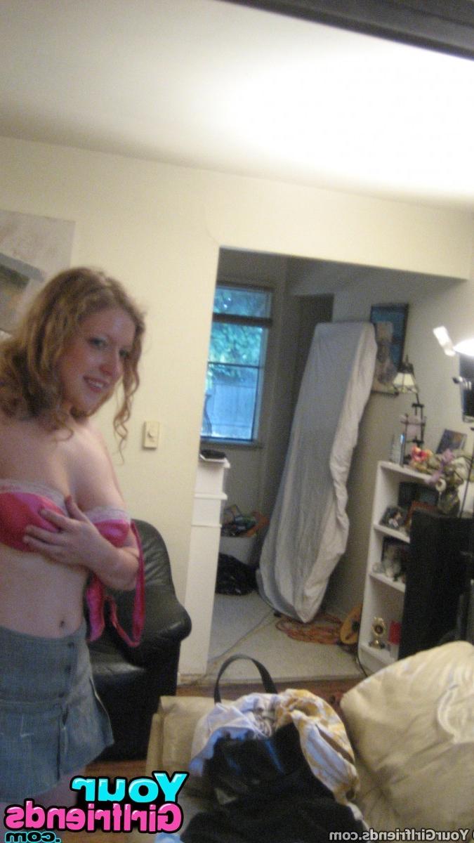 11P Girlfriend with big sloppy tits takes hot naked mirror pics