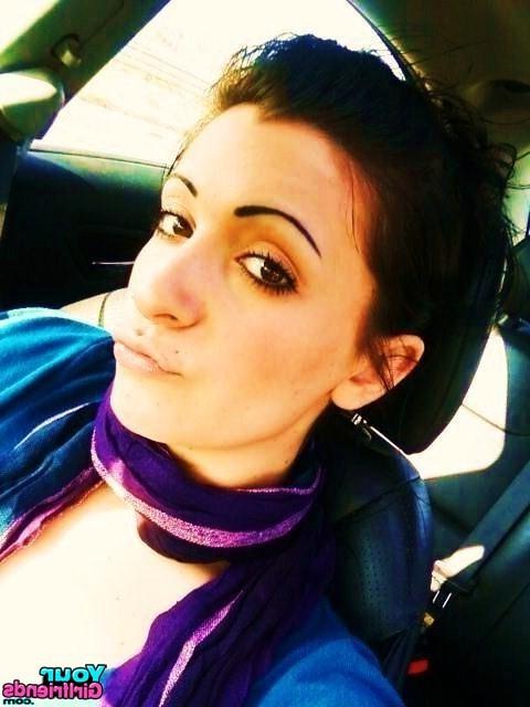 11P Girlfriend gets her photobucket account hacked and naked pics posted on the net