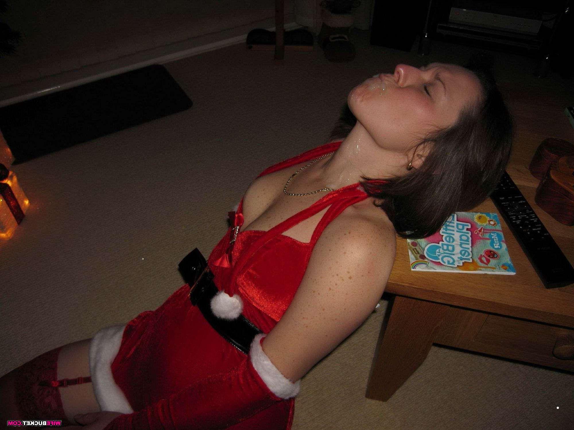 15P Naked wives and MILFs