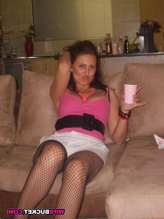 15P Naked wives and MILFs