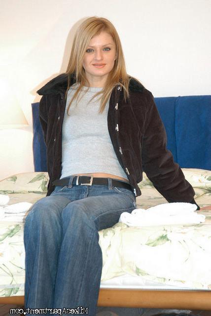 12P Sweet babe gets naild hard by her man