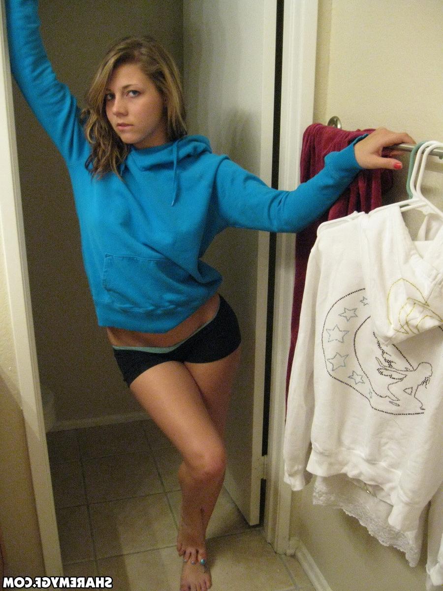 4P Horny girlfriend strips naked for her boyfriend