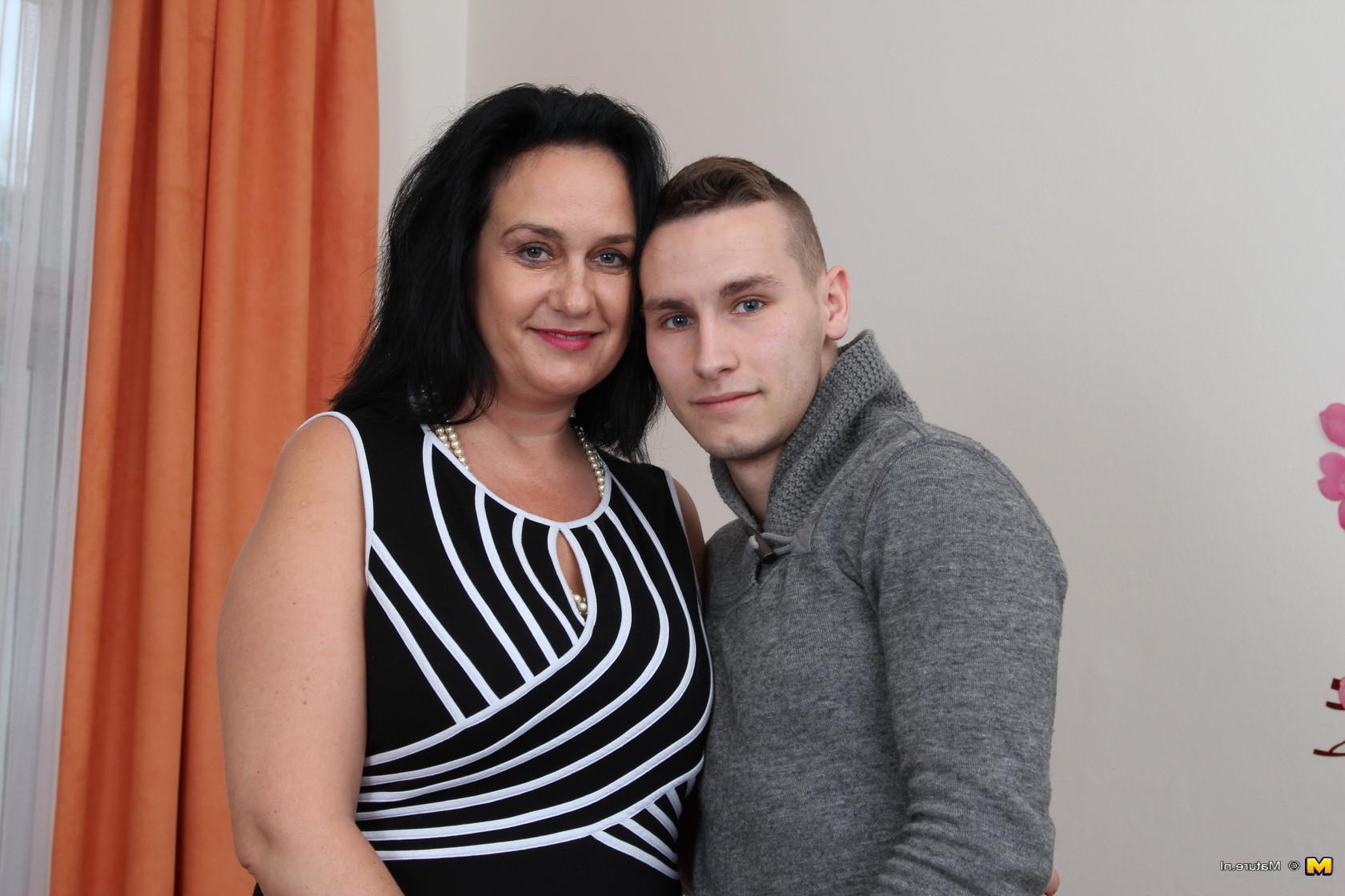 16P Naughty chubby mature lady playing with her toy boy