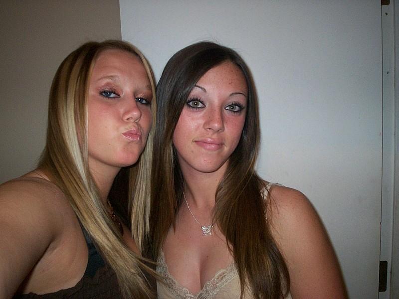12P Real nextdoor downhome girls
