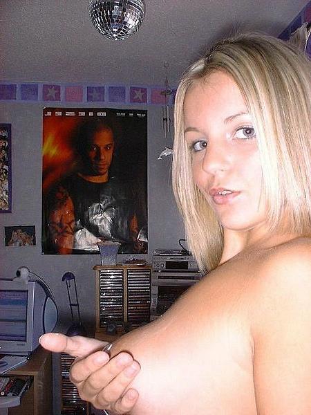 12P Real nextdoor downhome girls