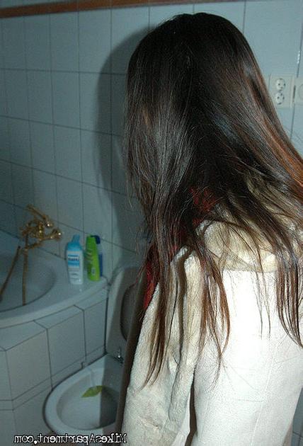12P Brunette with awesome body getting stuffed on camera