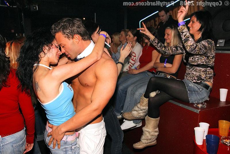 16P Amateur women giving handjobs and blowjobs at Party Hardcore