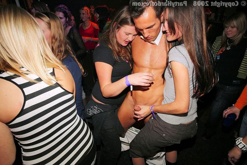 16P Amateur women giving handjobs and blowjobs at Party Hardcore