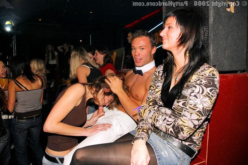 16P Amateur women giving handjobs and blowjobs at Party Hardcore