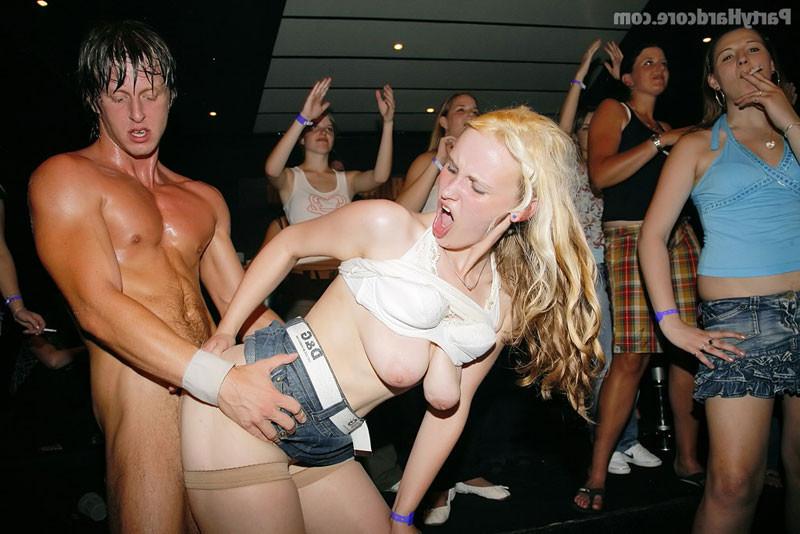 16P Amateur women go wild for male strippers at Party Hardcore