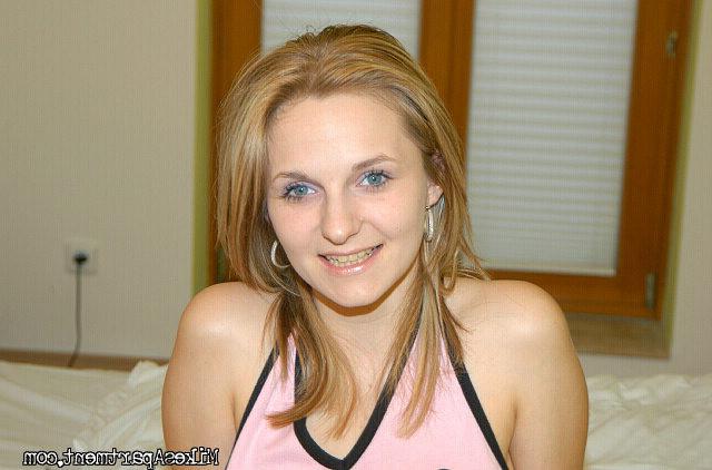 12P Blonde vacationer needs a cheap place to stay and we need pussy