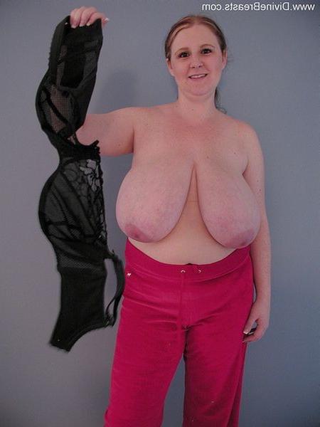 15P Sapphire Big Tits No Bra