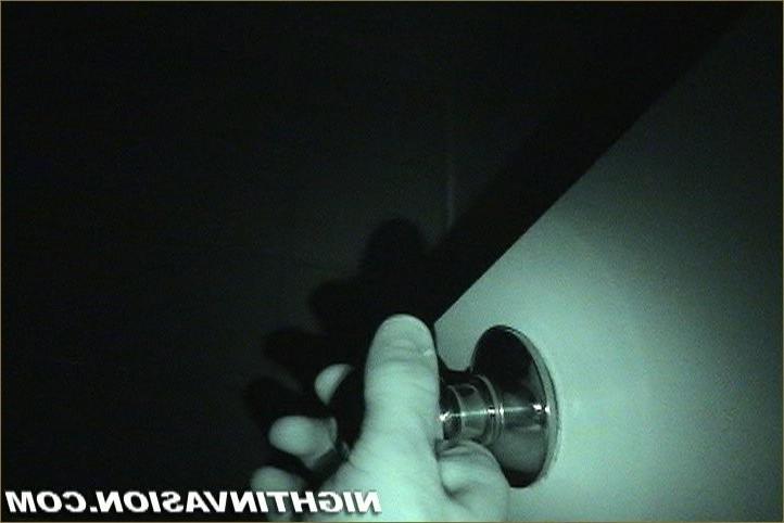 15P Sneaking into a sleeping babes room to jerk off