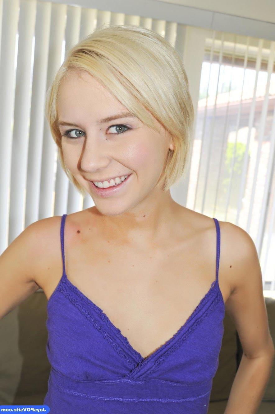 20P Teen amateur sucks cock