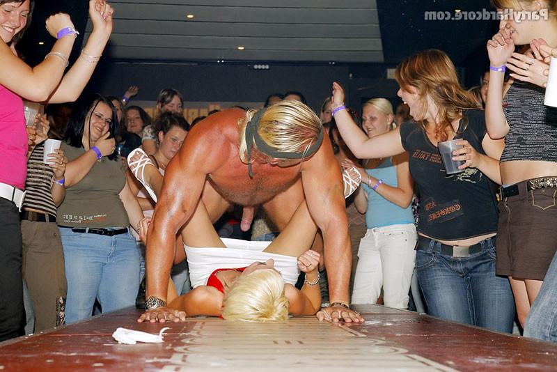 16P Amateur Girls go wild for Male Strippers at Party Hardcore