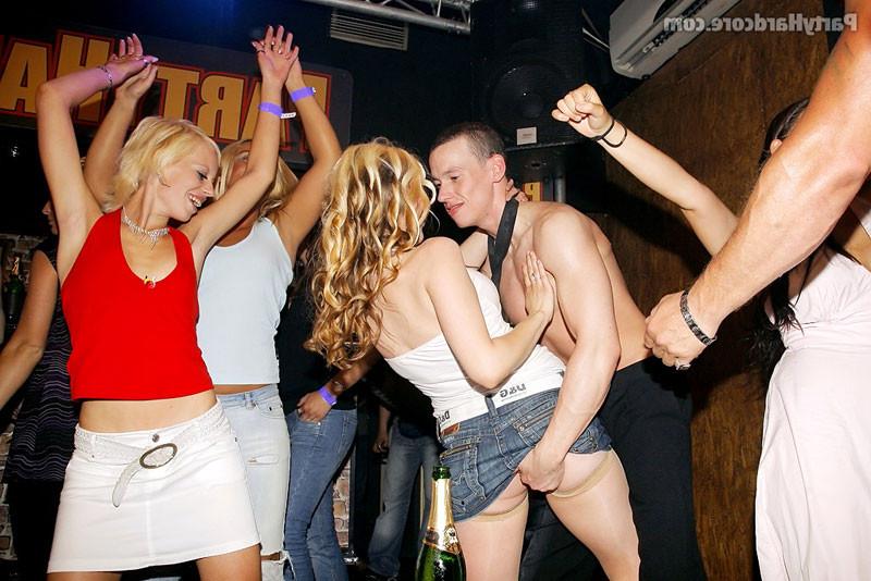 16P Amateur Girls go wild for Male Strippers at Party Hardcore