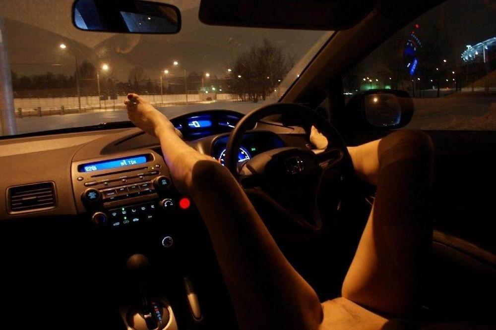 12P Cute amateur ladies posing on their cars