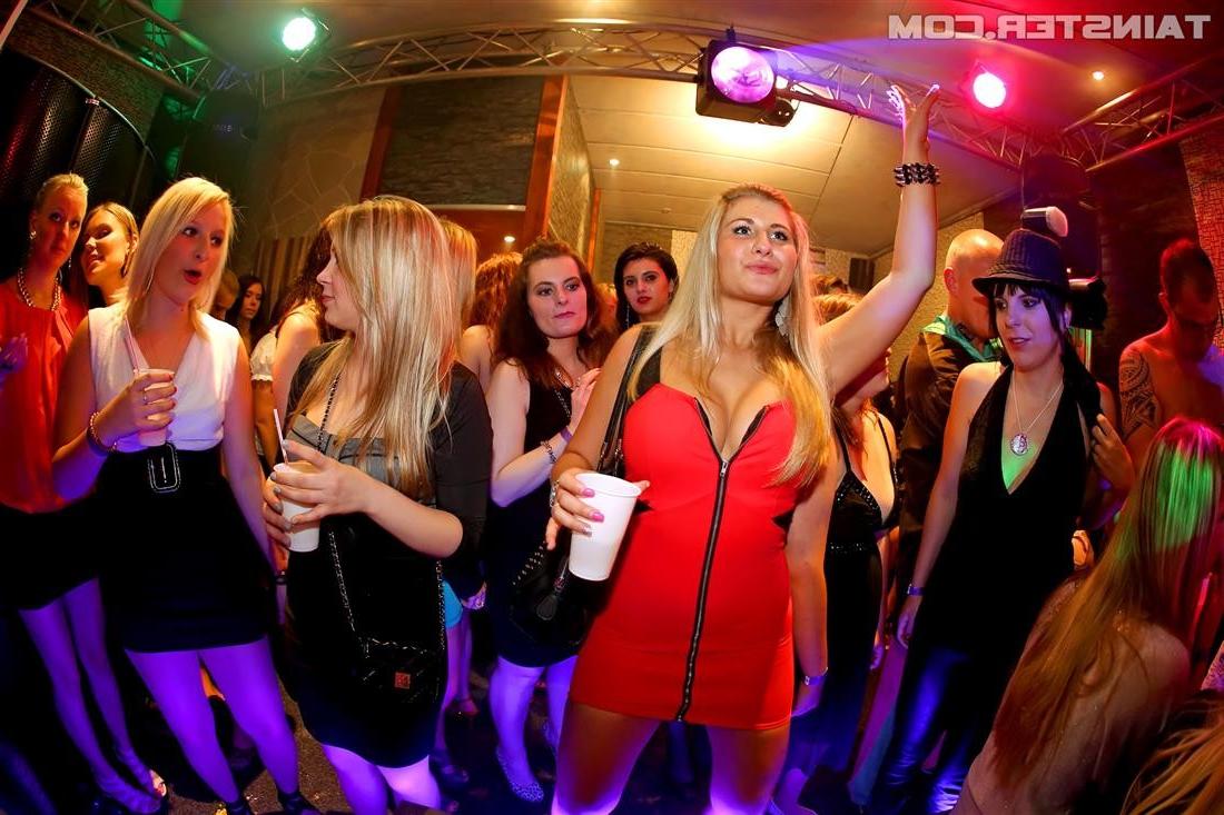 14P Amateur Chicks Fucking Male Strippers at Party Hardcore