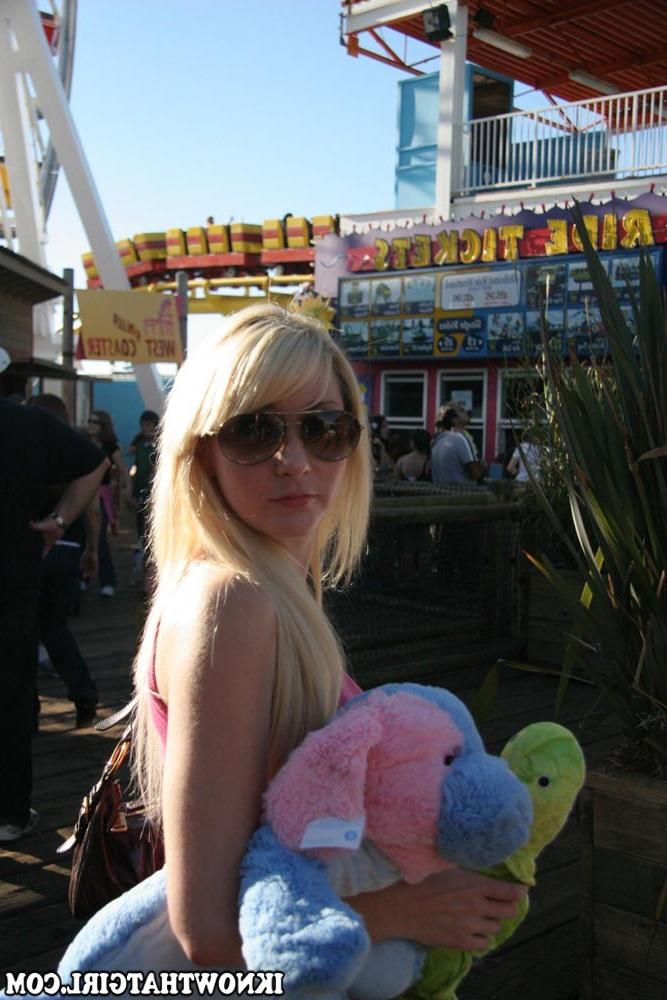 20P Real amateur user submitted girlfriends