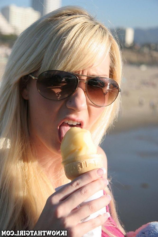 20P Real amateur user submitted girlfriends