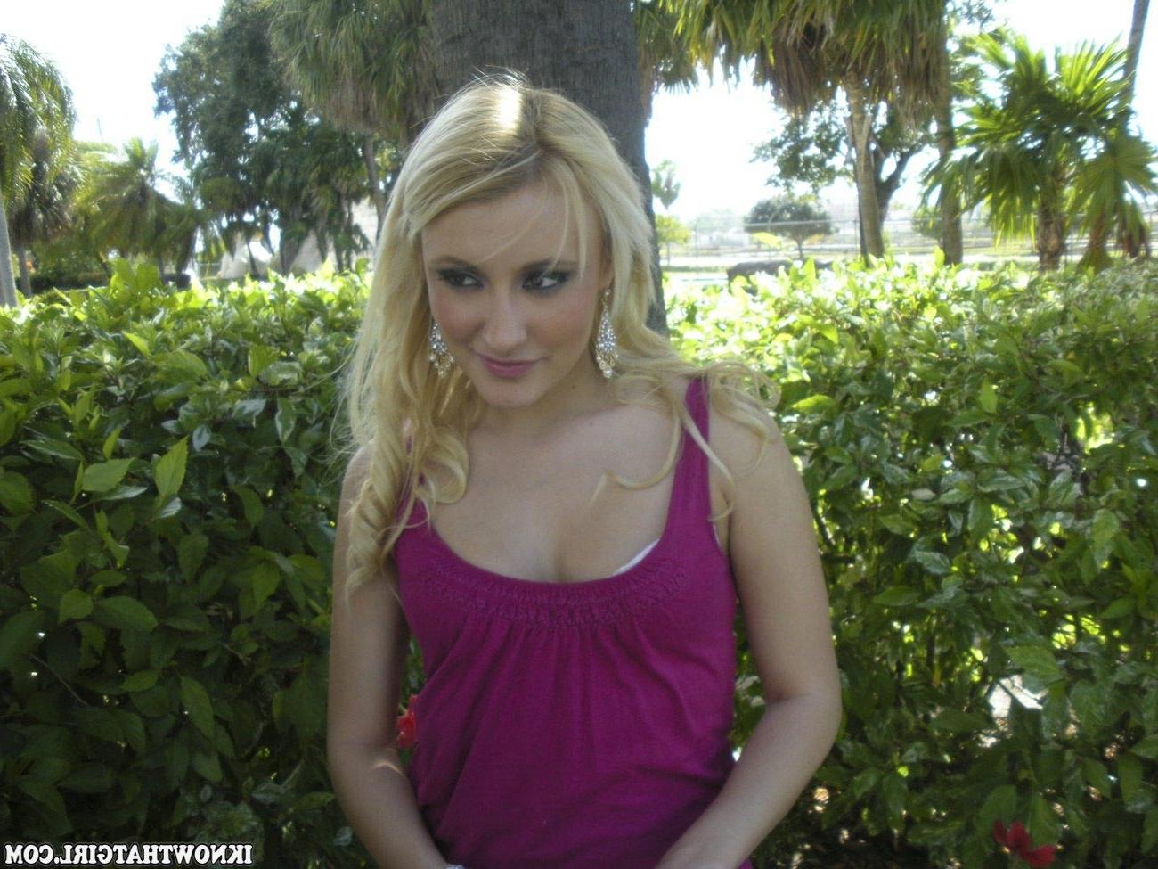 20P Real amateur user submitted girlfriends