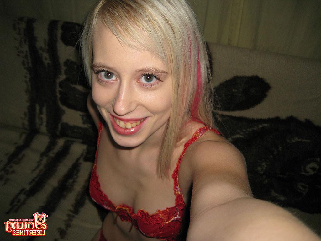 16P Lovely girl exposes her delights in front of the camera