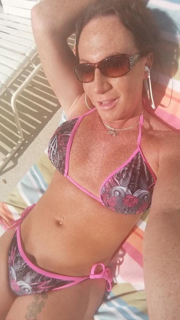 10P Freckled bikini shemale