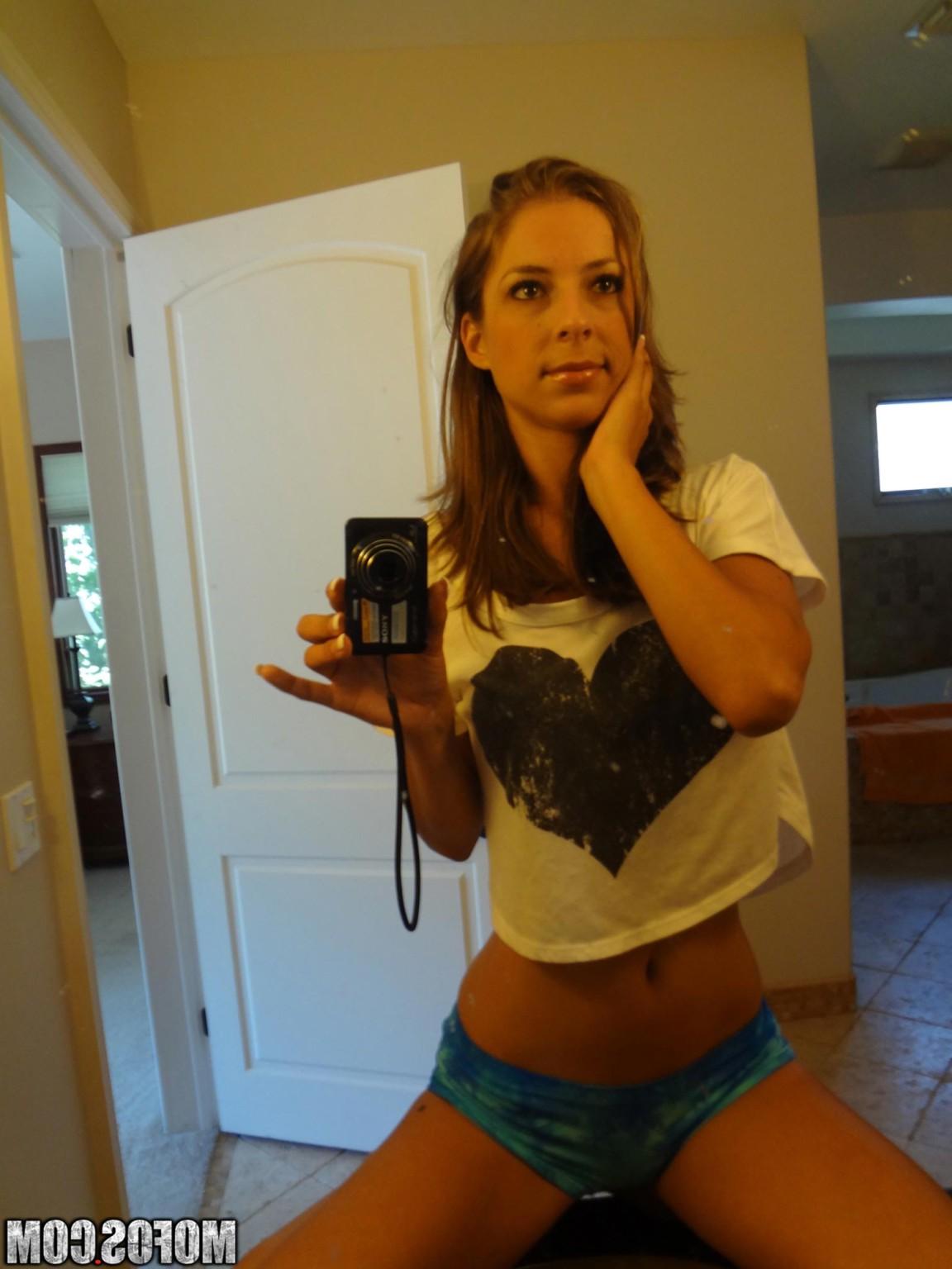 20P Real amateur user submitted girlfriends