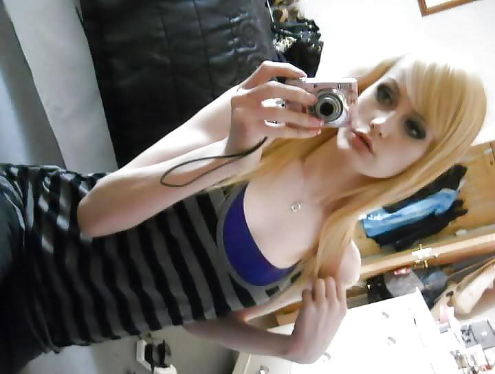 25P TGirl Ellery From SmutDates.com