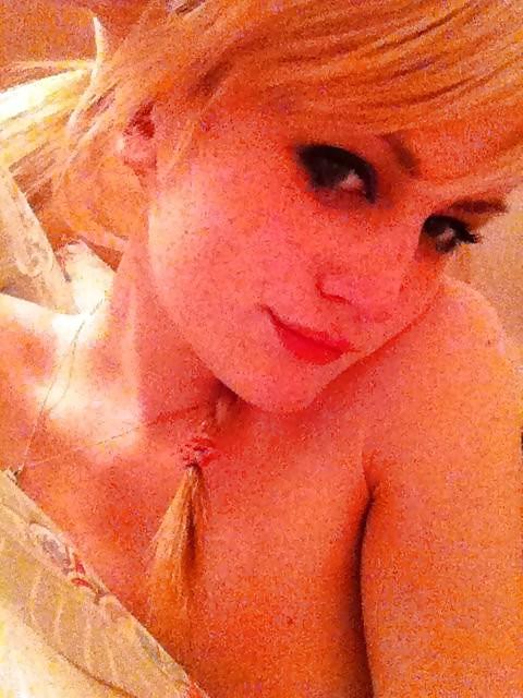 25P TGirl Ellery From SmutDates.com