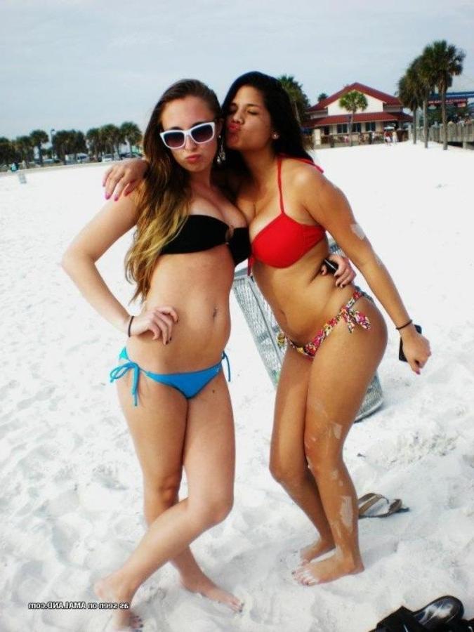 12P Selection of hot amateur bikini honeys posing outdoors