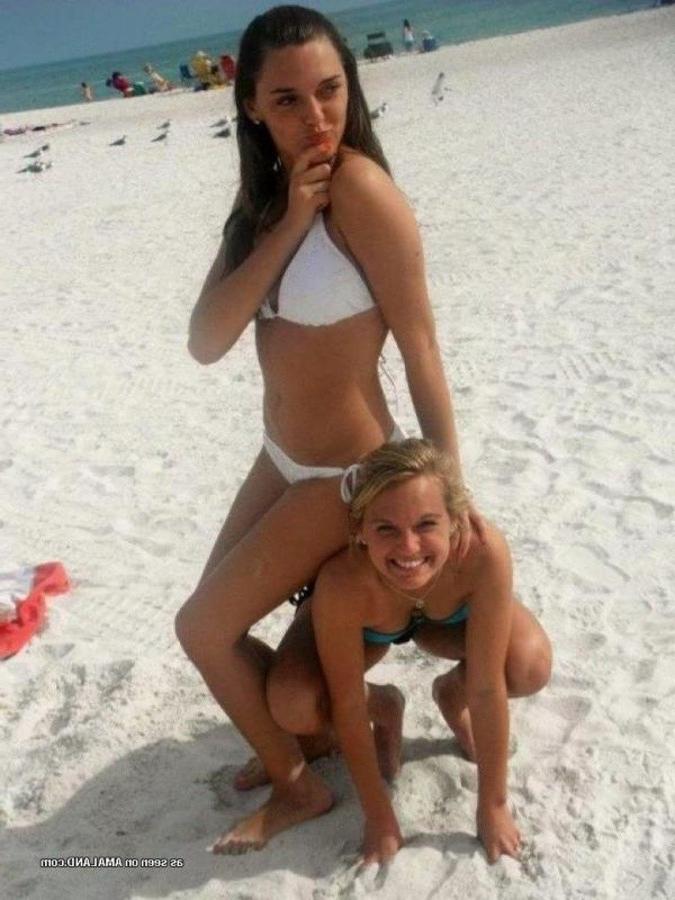 12P Selection of hot amateur bikini honeys posing outdoors