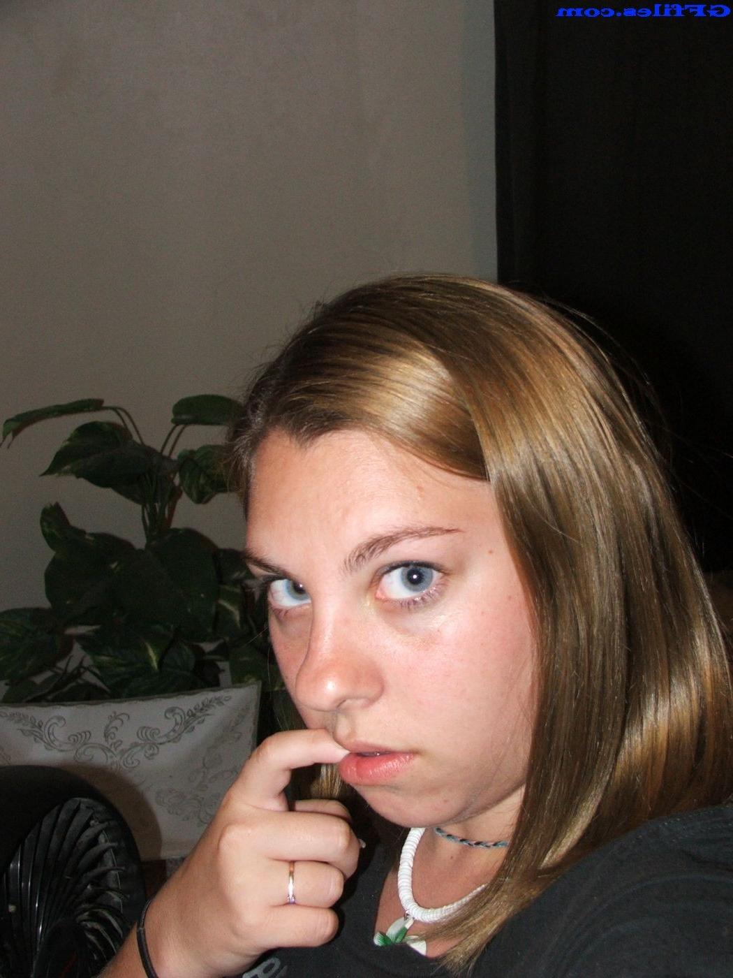 16P Amateur homemade girls