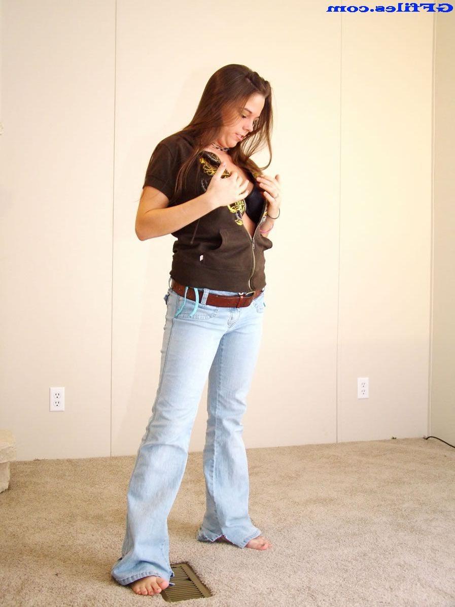 16P Amateur homemade girls tease