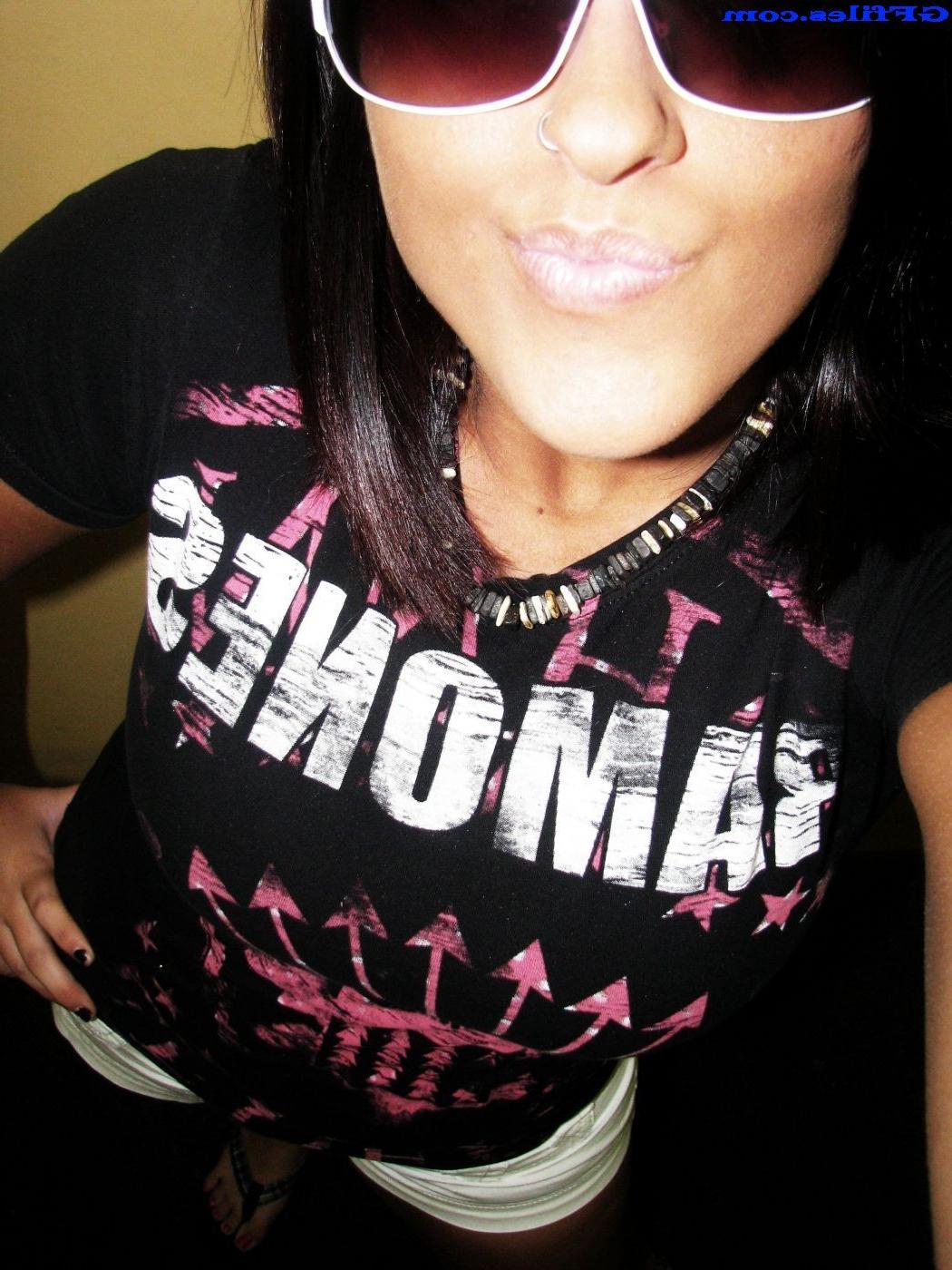 16P Amateur homemade girls selfshots