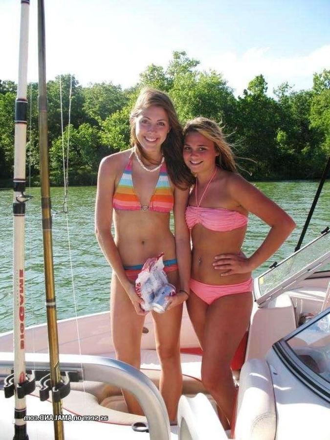 11P Compilation of bikiniclad girlfriends posing sexy outdoors