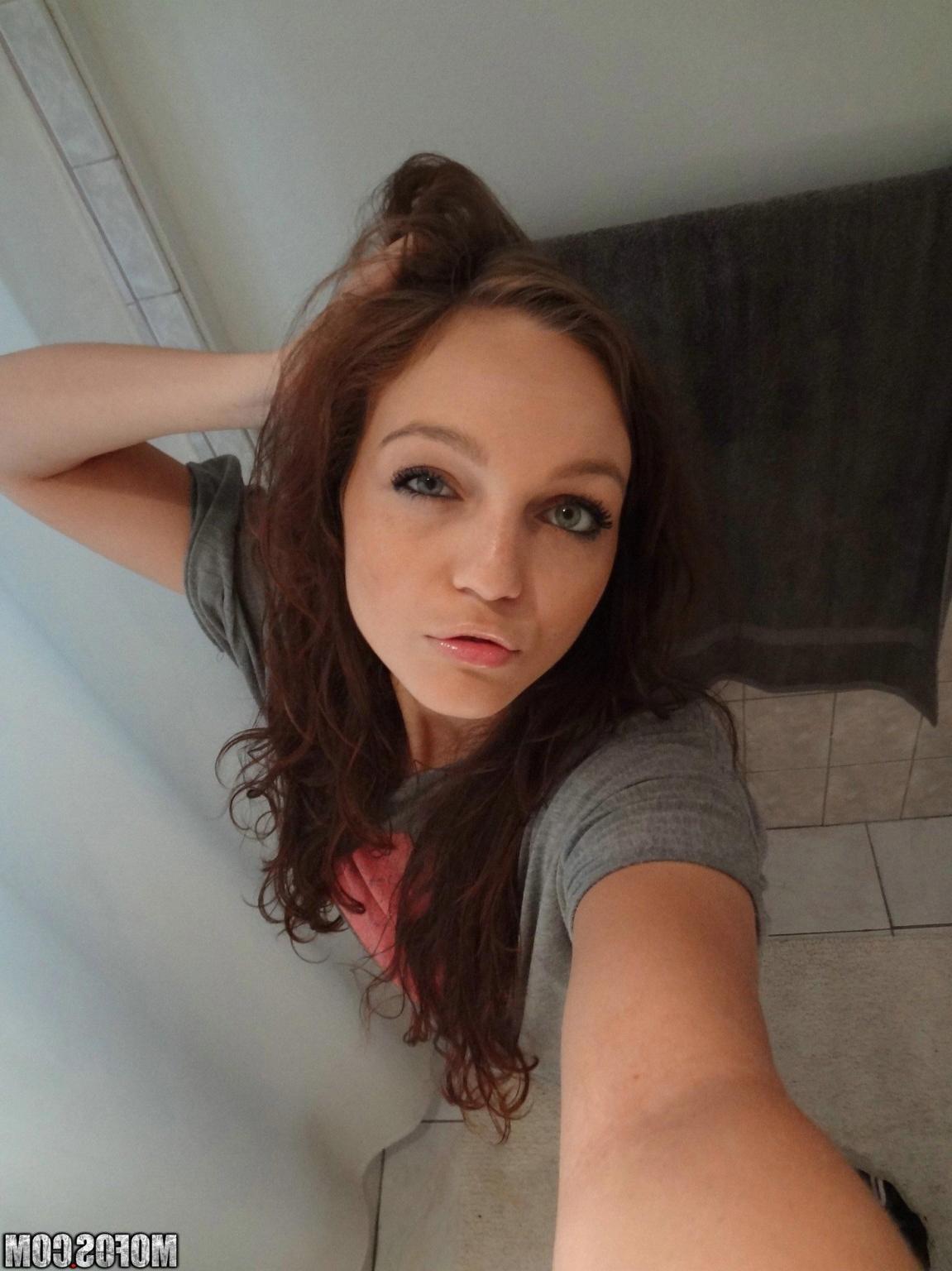 20P Real amateur user submitted girlfriends