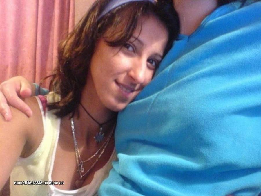 12P Gallery of a Mexican babe pussy-playing for her lover