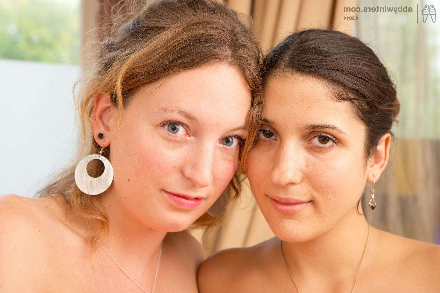 15P Sexy Lesbians Face sitting