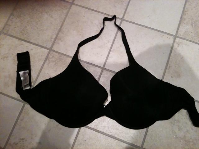 9P Wifes blck bra 2