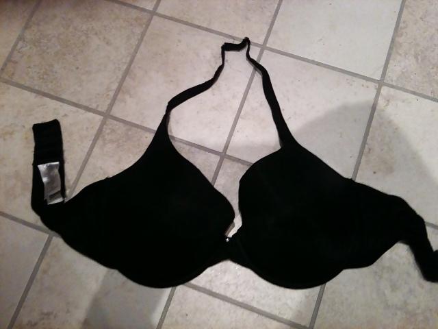 9P Wifes blck bra 2
