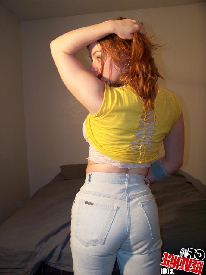 15P Check out this hot cheerleader suck my cock in the locker room cellphone pics an