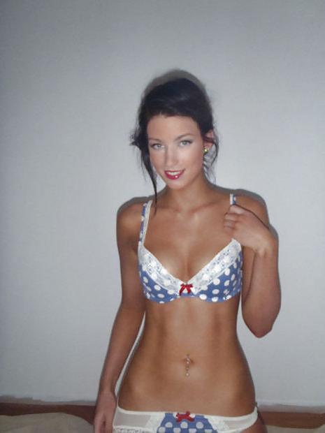 22P Hot Tits, Bra and Panties