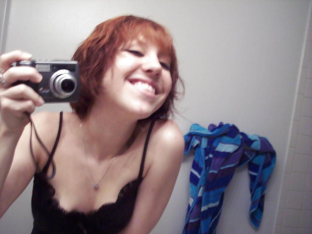 25P YOUNG REDHEAD GIRLFRIEND