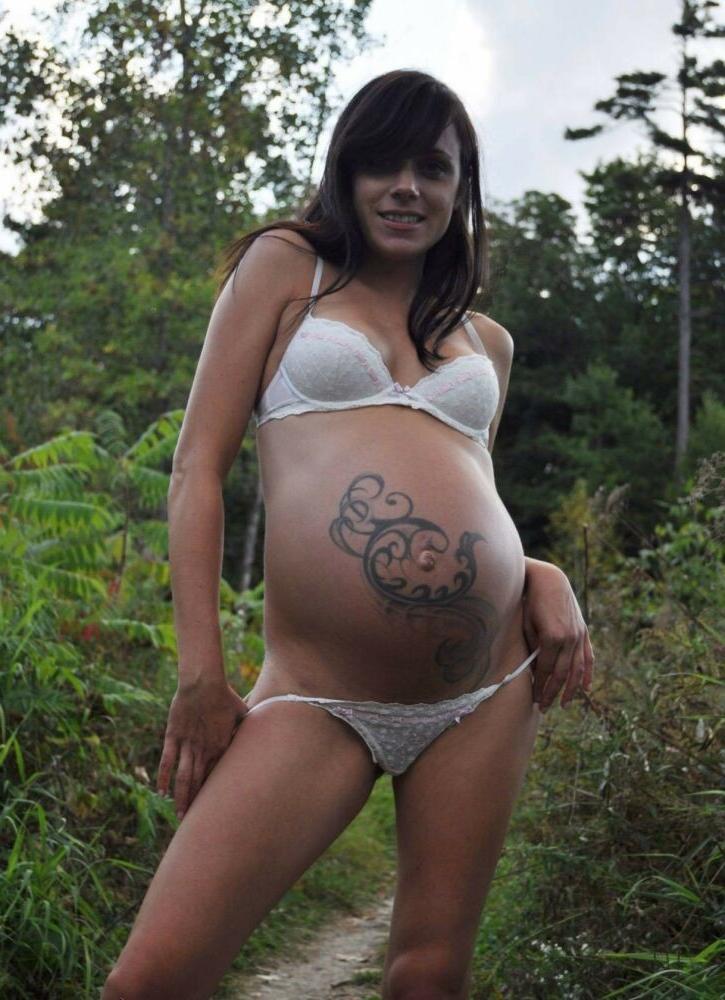 15P Pregnant Girlfriends posing and fucking