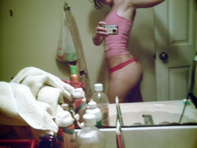 8P Lady caught by spy cam in short skirt and bra